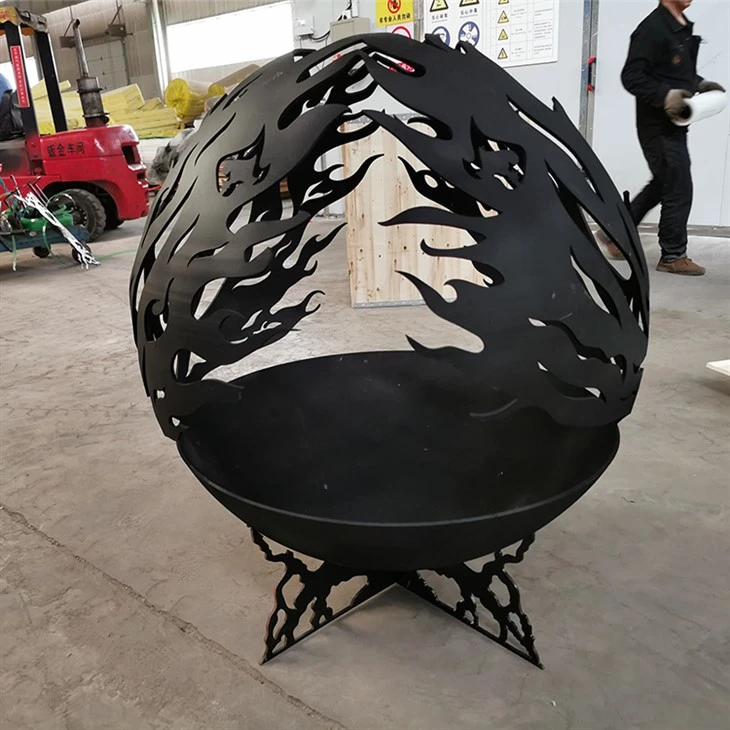 Productos de jardín Pozos de fuego de esfera de acero de bola de fuego de globo hueco oxidado corten al aire libre